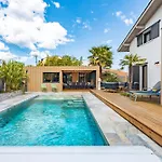 فيلة La Petite Californie أنغليه